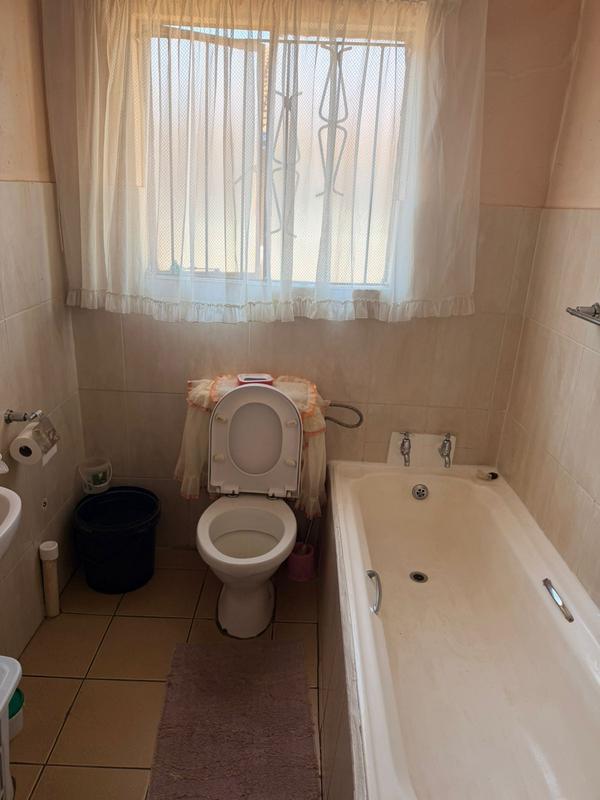 2 Bedroom Property for Sale in Likole Gauteng