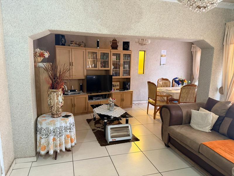 2 Bedroom Property for Sale in Likole Gauteng