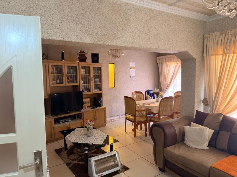 2 Bedroom Property for Sale in Likole Gauteng