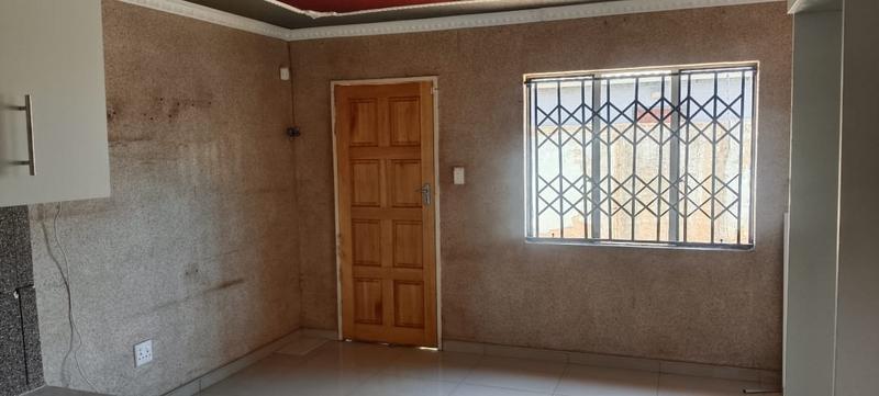 2 Bedroom Property for Sale in Protea Glen Gauteng