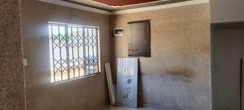 2 Bedroom Property for Sale in Protea Glen Gauteng