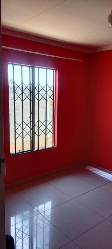 2 Bedroom Property for Sale in Protea Glen Gauteng