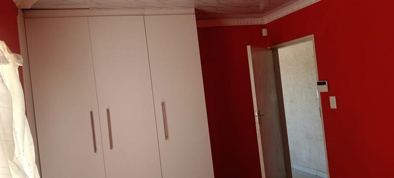 2 Bedroom Property for Sale in Protea Glen Gauteng