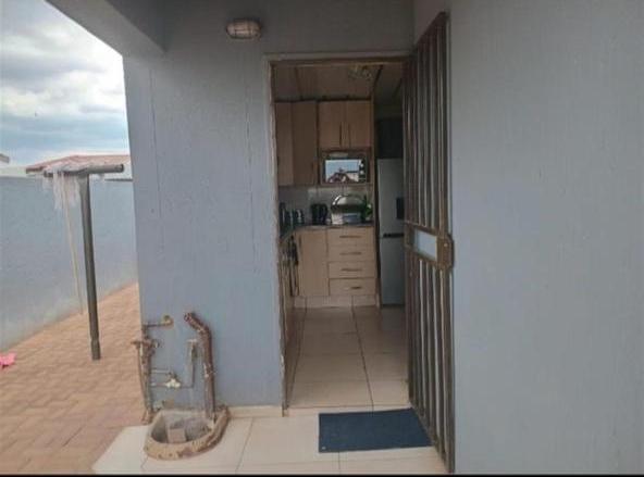 To Let 3 Bedroom Property for Rent in Protea Glen Gauteng