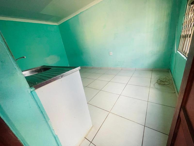 To Let 1 Bedroom Property for Rent in Protea Glen Gauteng