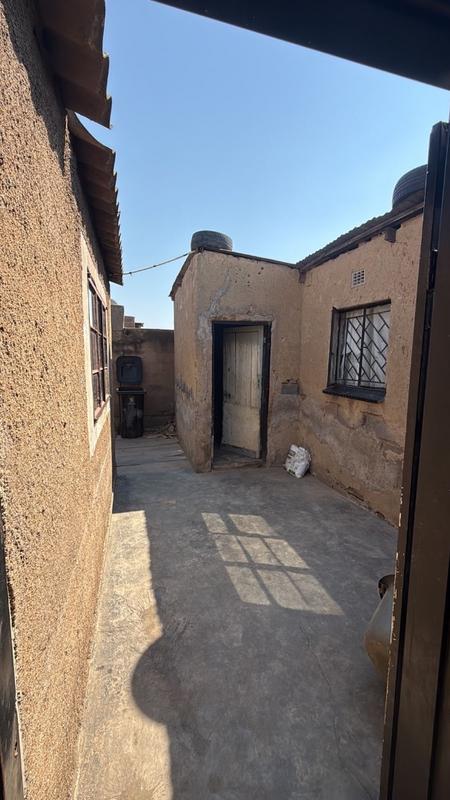 5 Bedroom Property for Sale in Tembisa Central Gauteng
