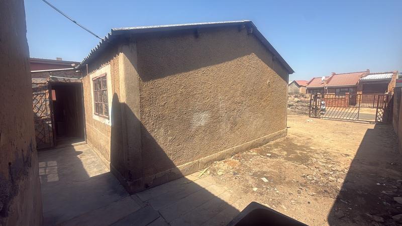 5 Bedroom Property for Sale in Tembisa Central Gauteng