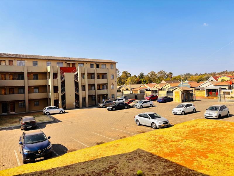 2 Bedroom Property for Sale in Fleurhof Gauteng