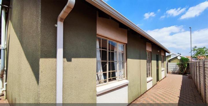 3 Bedroom Property for Sale in Sky City Gauteng