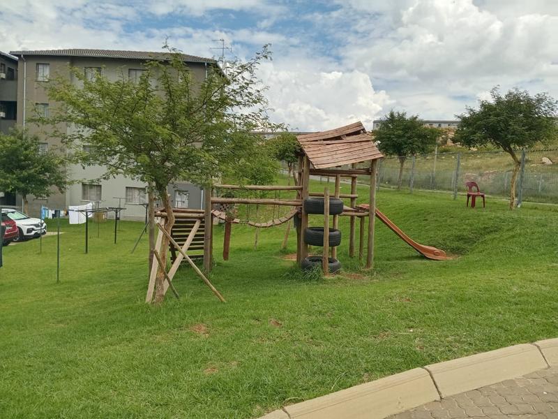 2 Bedroom Property for Sale in Fleurhof Gauteng
