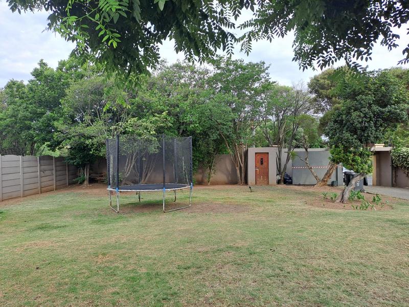 To Let 3 Bedroom Property for Rent in Roosevelt Park Gauteng