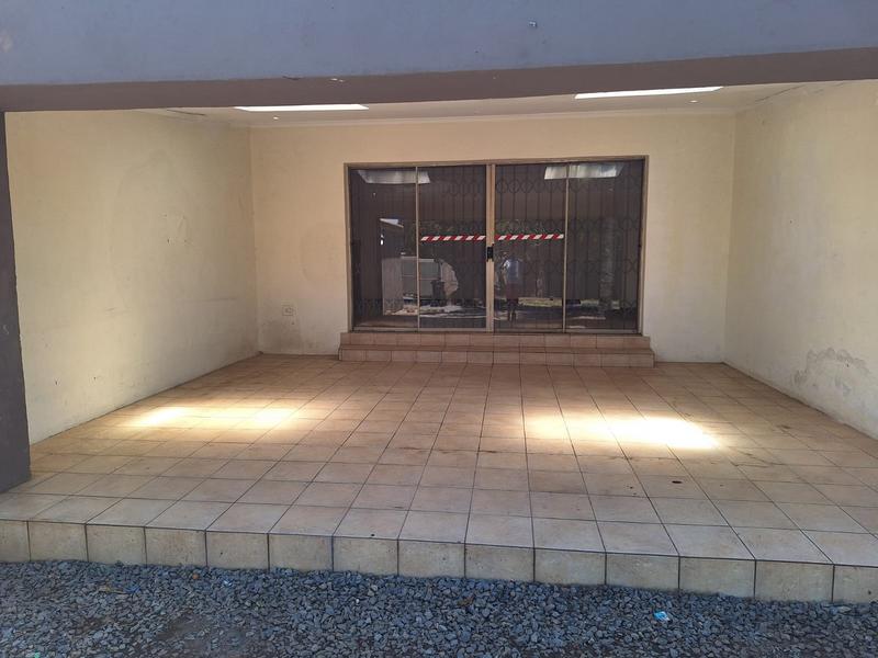 To Let 3 Bedroom Property for Rent in Roosevelt Park Gauteng