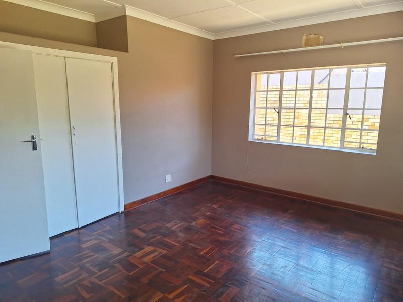 To Let 3 Bedroom Property for Rent in Roosevelt Park Gauteng