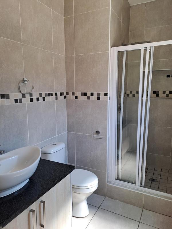 2 Bedroom Property for Sale in Victory Park Gauteng