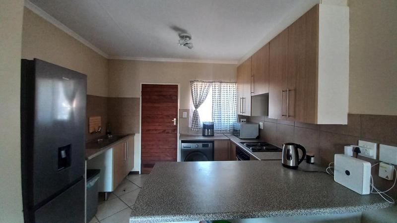 To Let 2 Bedroom Property for Rent in Monavoni Gauteng