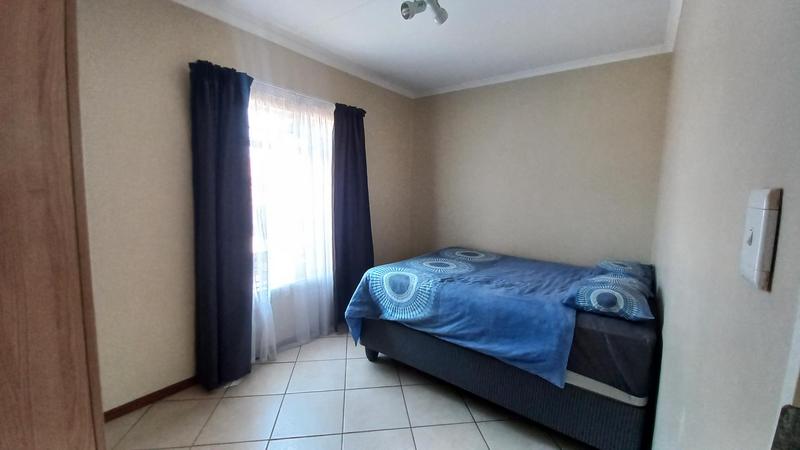 To Let 2 Bedroom Property for Rent in Monavoni Gauteng