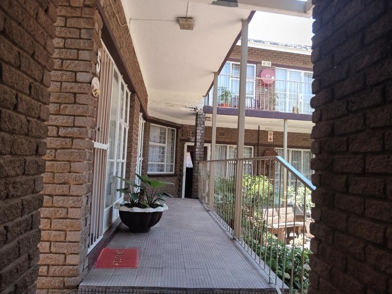 2 Bedroom Property for Sale in Greenhills Gauteng