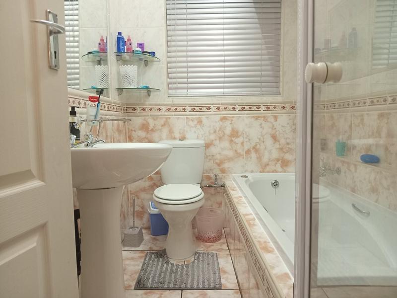 2 Bedroom Property for Sale in Greenhills Gauteng