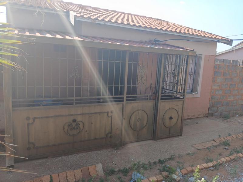 2 Bedroom Property for Sale in Lehae Gauteng