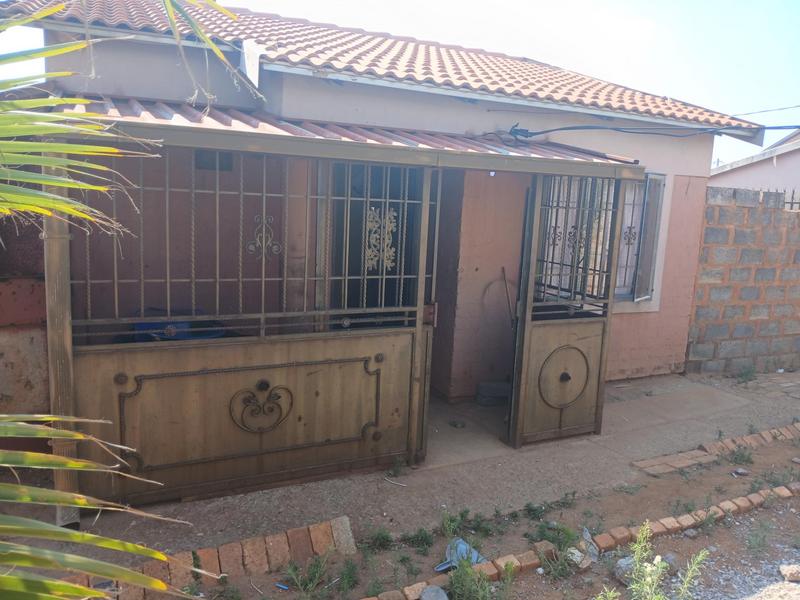 2 Bedroom Property for Sale in Lehae Gauteng