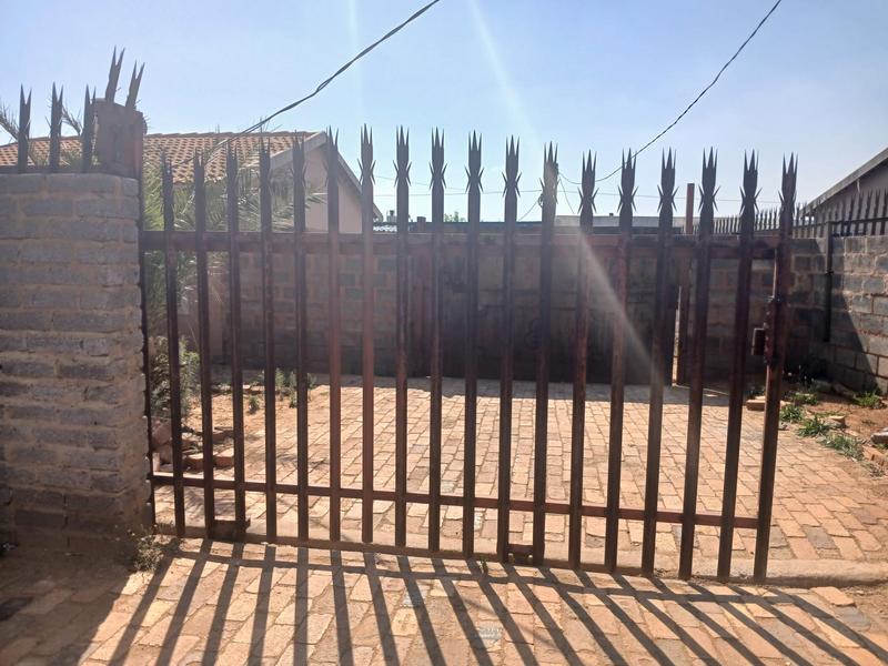 2 Bedroom Property for Sale in Lehae Gauteng