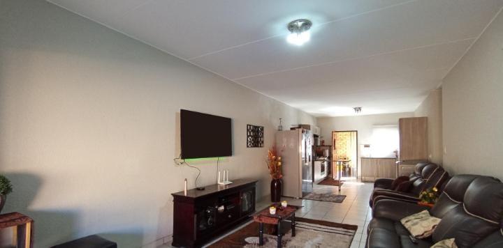 3 Bedroom Property for Sale in Klippoortjie Gauteng
