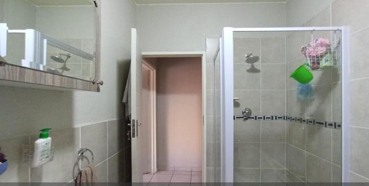 3 Bedroom Property for Sale in Klippoortjie Gauteng