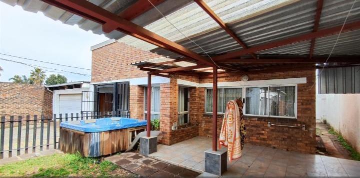 4 Bedroom Property for Sale in Primrose Gauteng