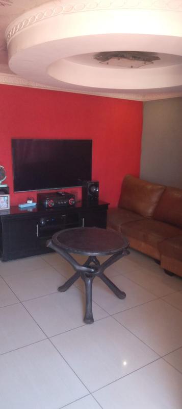 3 Bedroom Property for Sale in Zonkezizwe Gauteng