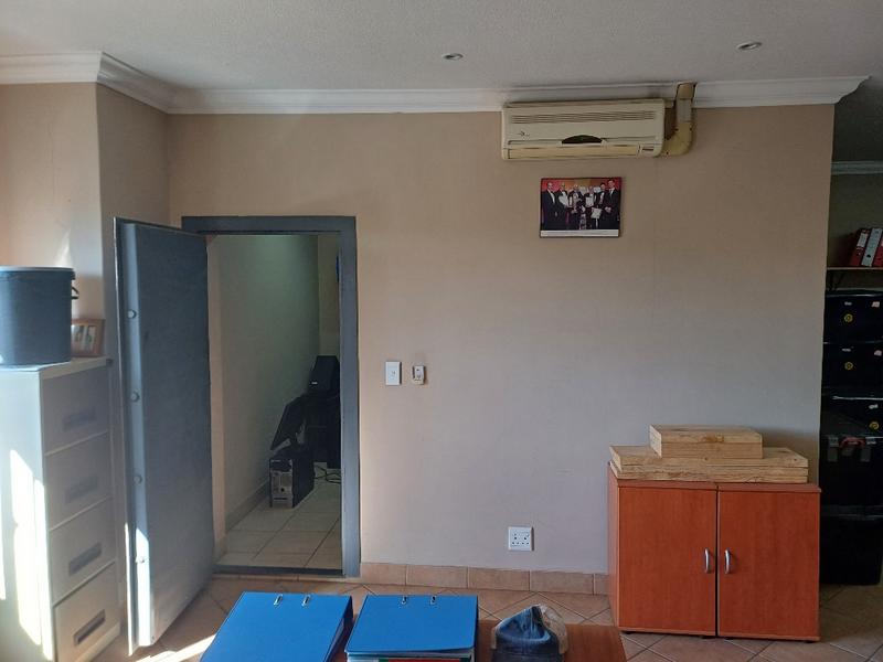 Commercial Property for Sale in Rooihuiskraal Gauteng