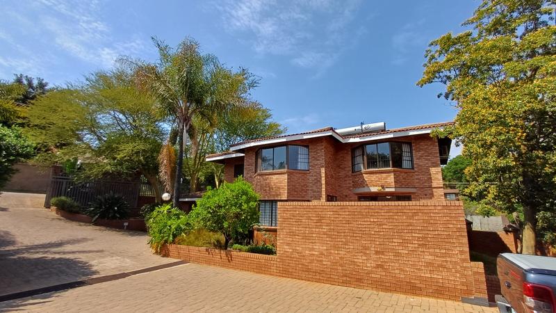 9 Bedroom Property for Sale in Waterkloof Glen Gauteng