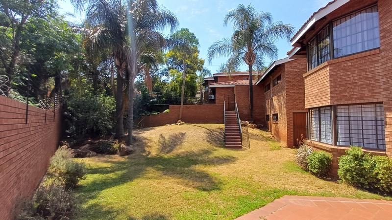 9 Bedroom Property for Sale in Waterkloof Glen Gauteng