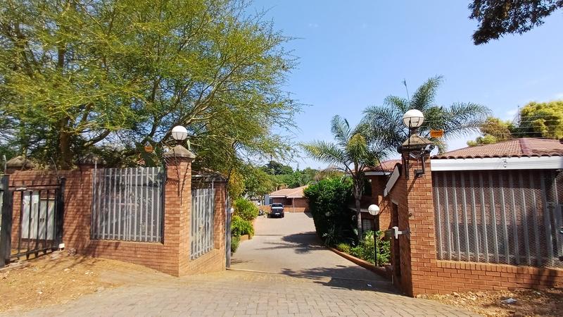 9 Bedroom Property for Sale in Waterkloof Glen Gauteng