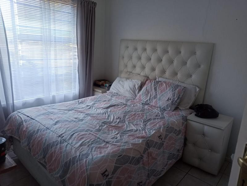 2 Bedroom Property for Sale in Suideroord Gauteng