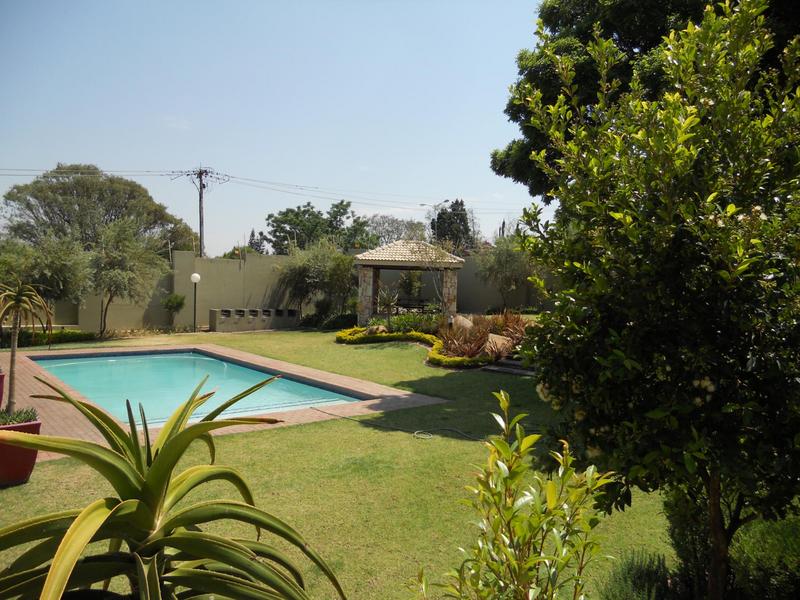 1 Bedroom Property for Sale in Bryanston Gauteng