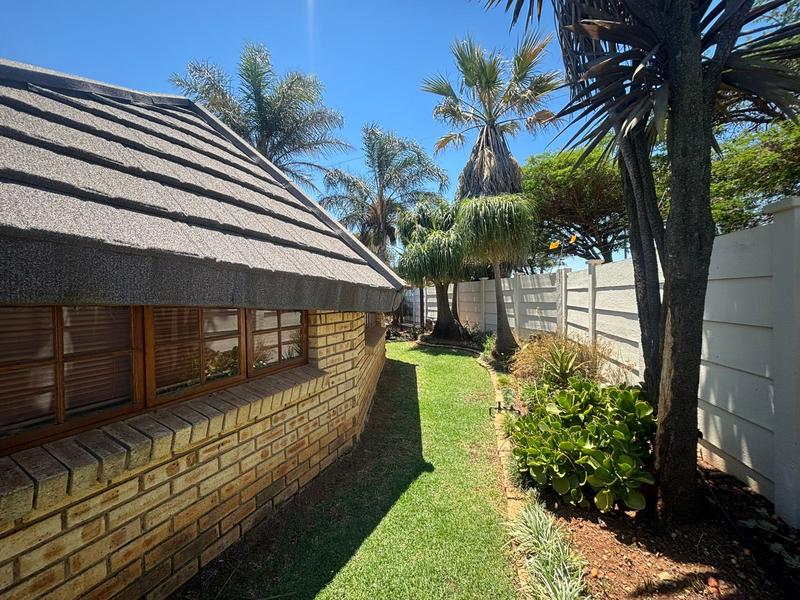 3 Bedroom Property for Sale in Florida Glen Gauteng