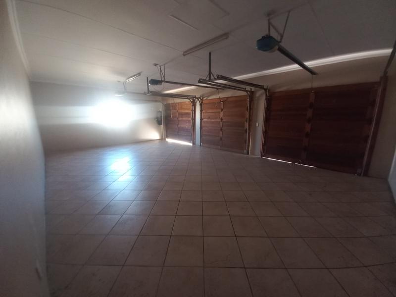 To Let 4 Bedroom Property for Rent in Raslouw Gauteng