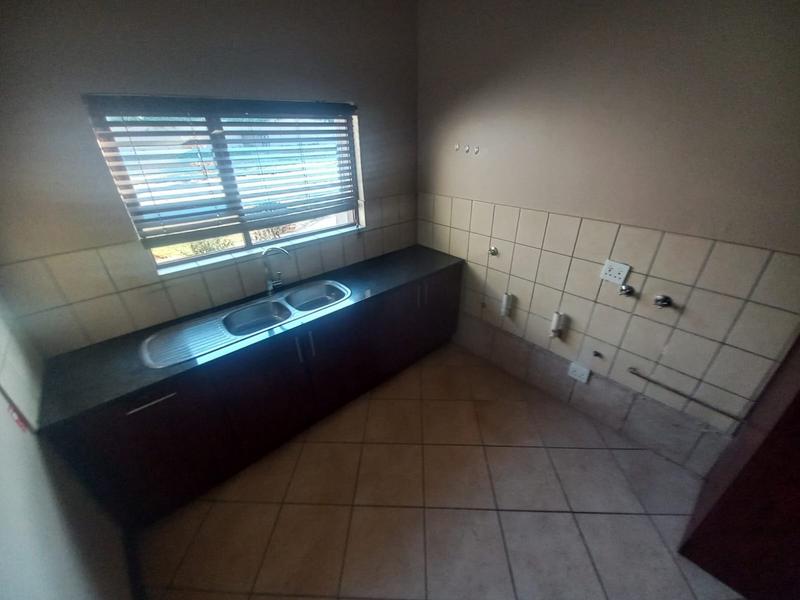 To Let 4 Bedroom Property for Rent in Raslouw Gauteng