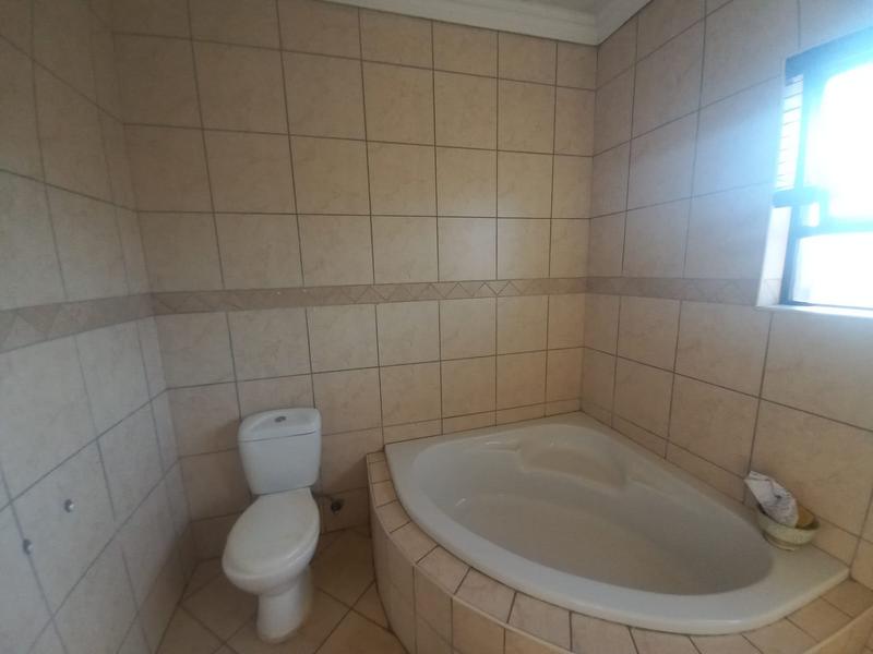 To Let 4 Bedroom Property for Rent in Raslouw Gauteng