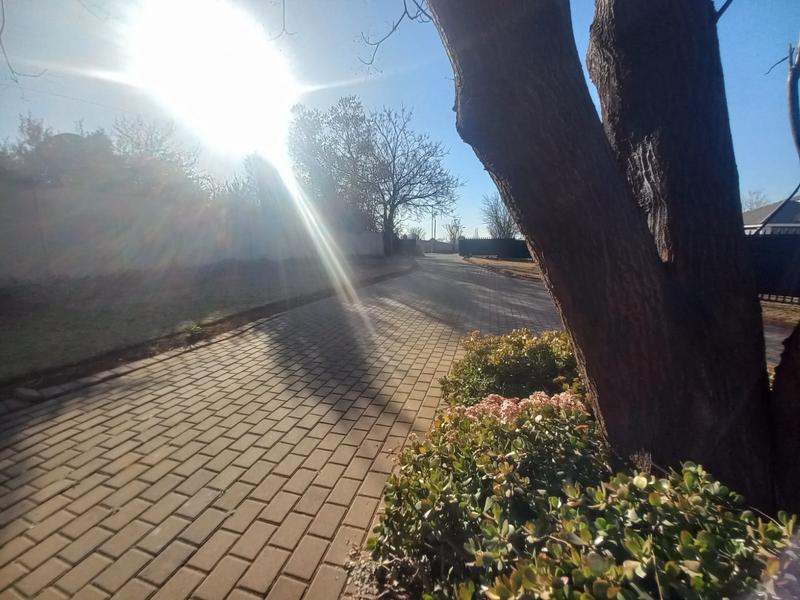 To Let 4 Bedroom Property for Rent in Raslouw Gauteng