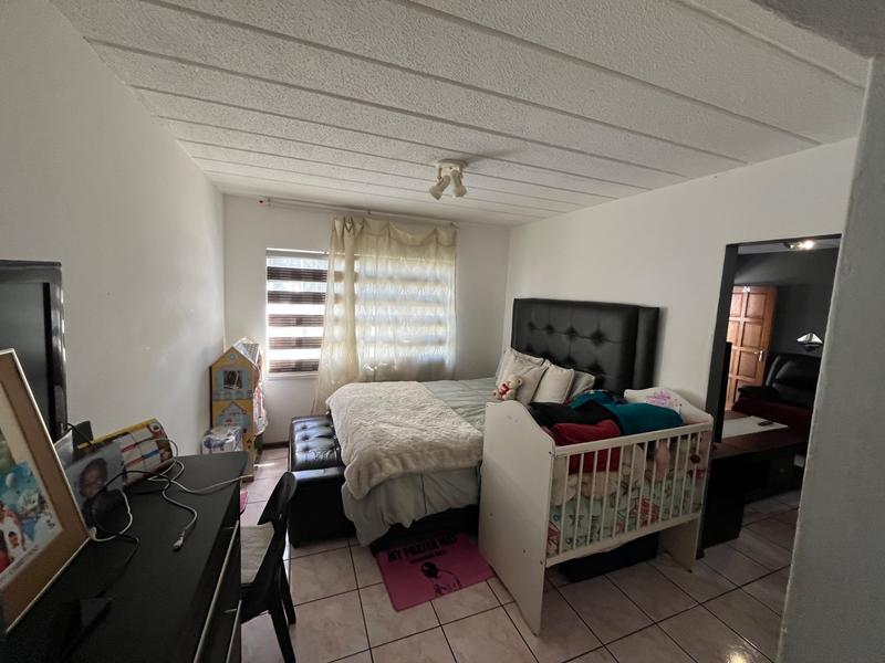 1 Bedroom Property for Sale in Linmeyer Gauteng
