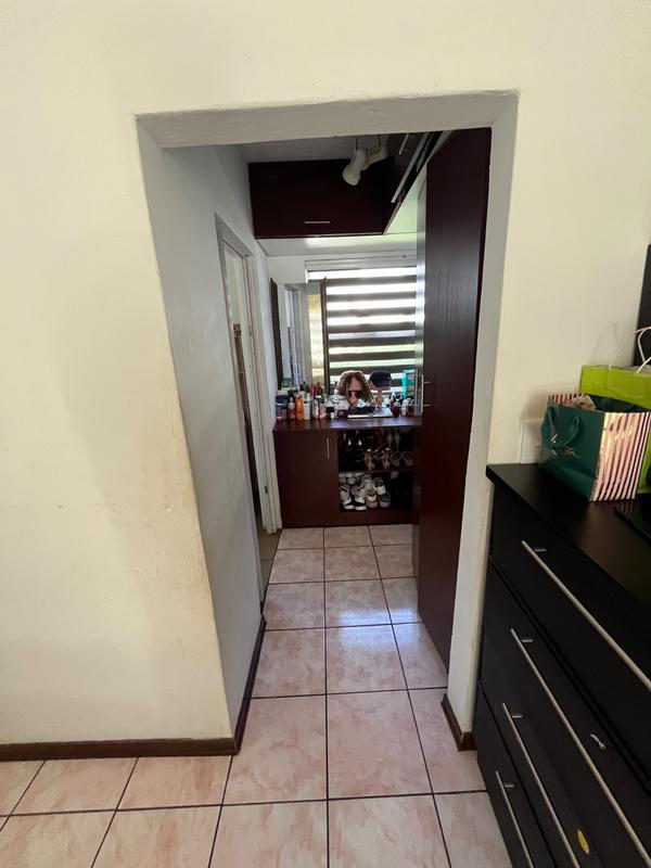 1 Bedroom Property for Sale in Linmeyer Gauteng