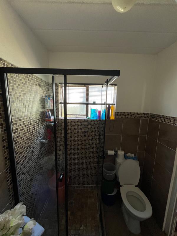 1 Bedroom Property for Sale in Linmeyer Gauteng