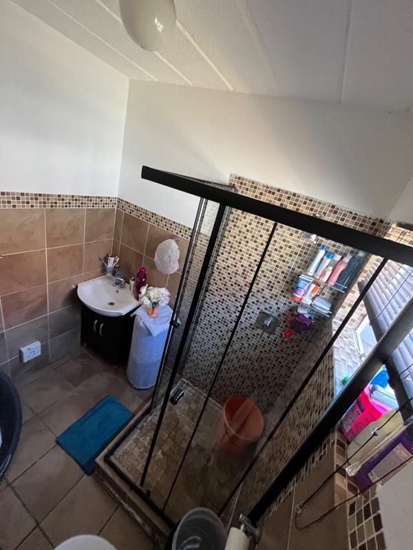 1 Bedroom Property for Sale in Linmeyer Gauteng