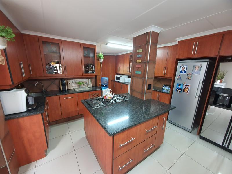 4 Bedroom Property for Sale in Doornpoort Gauteng