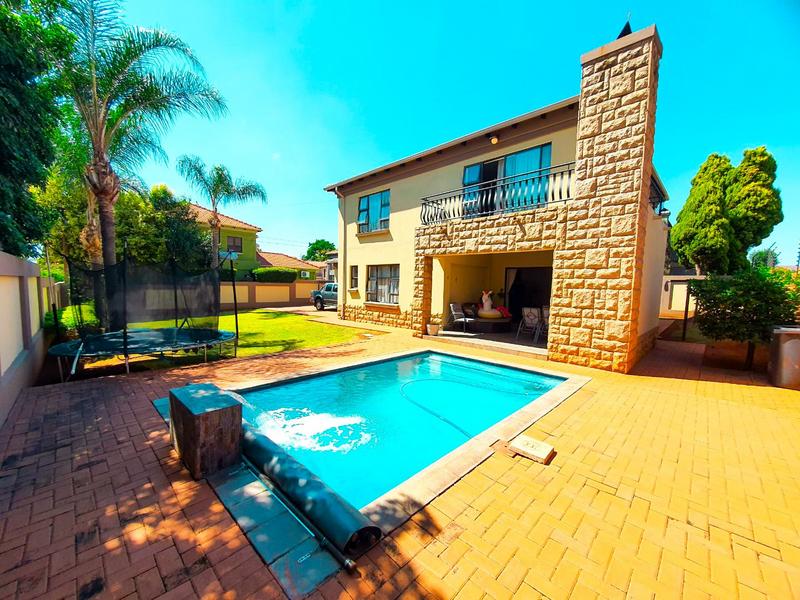 5 Bedroom Property for Sale in Montana Tuine Gauteng