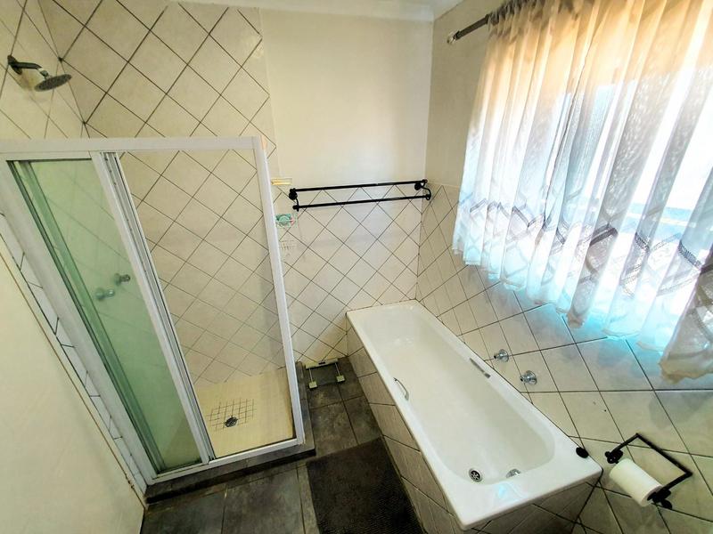 5 Bedroom Property for Sale in Montana Tuine Gauteng