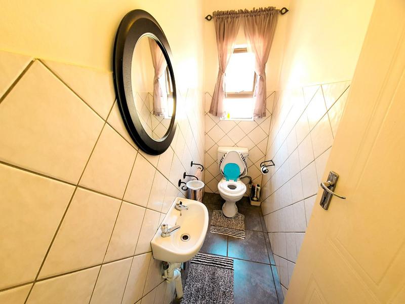 5 Bedroom Property for Sale in Montana Tuine Gauteng