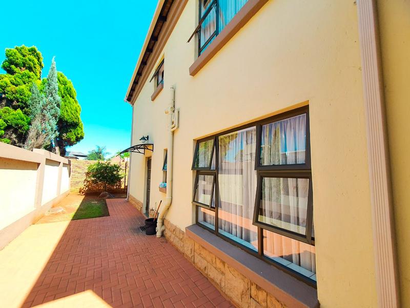 5 Bedroom Property for Sale in Montana Tuine Gauteng