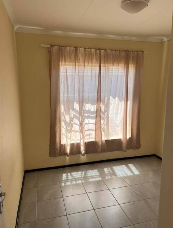 To Let 2 Bedroom Property for Rent in Roodepoort Gauteng